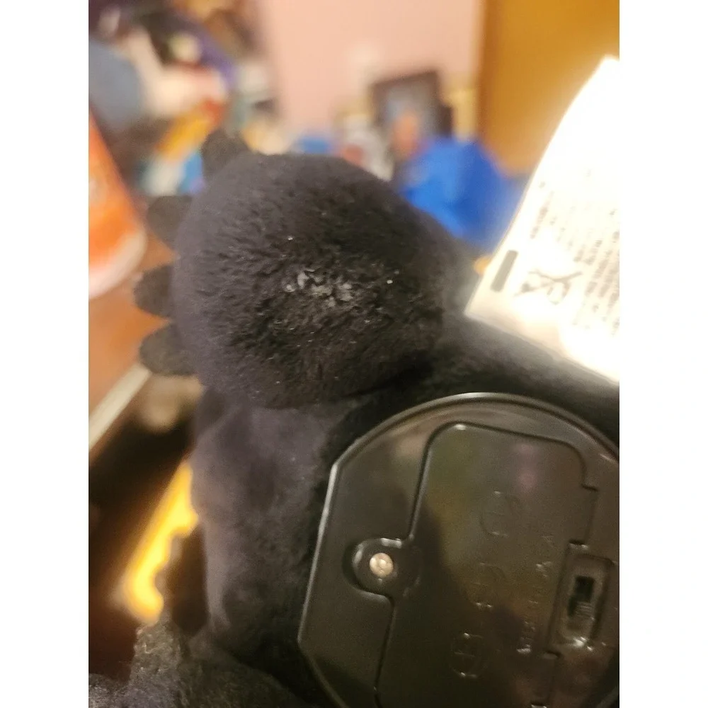 2019 Dreamworks How To Train A Dragon Toothless Squeeze and Growl Plush Dragon